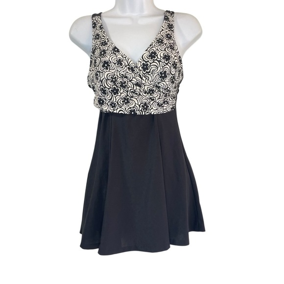 IT FIGURES! Size 10 "He Loves Me" DAISY Print EMPIRE WRAP Swim Dress in BLACK - Picture 1 of 12